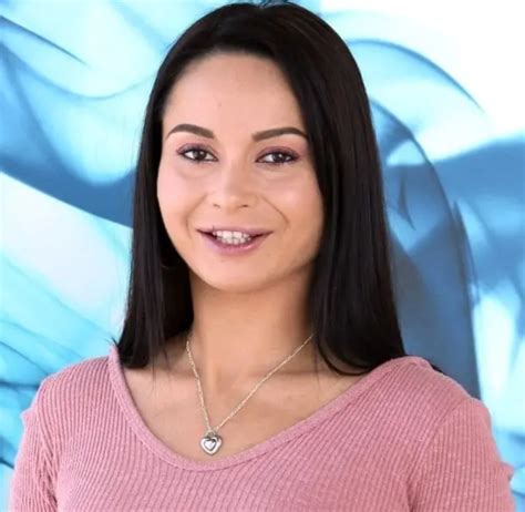 Crystal Rush Bio: Age, Height, Body Measurement, Net Worth, .